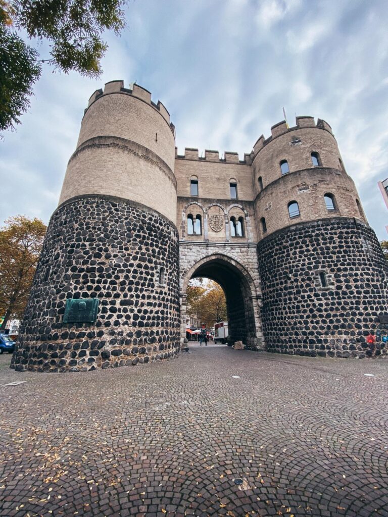 Hahnentor Köln (1)