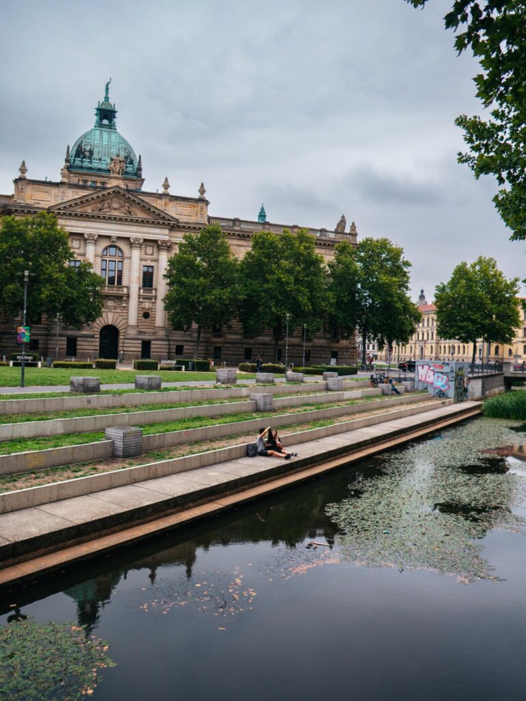 Tribüne - Mendelssohnufer (Pleißmühlgraben) Leipzig (1)